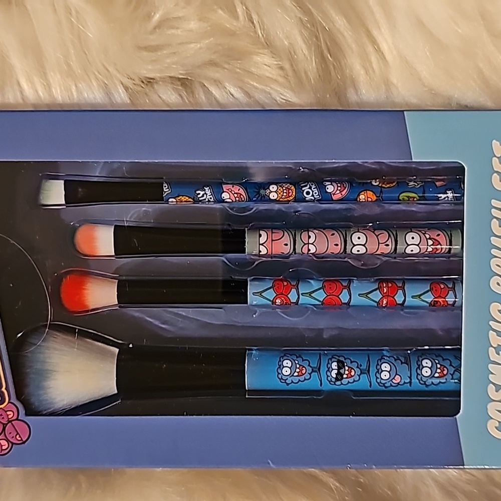 SOLD SOLD SOLD NIB Jolly Rancher Bundle Makeup Brushes and Nail ๐
Kit - Picture 3 of 12